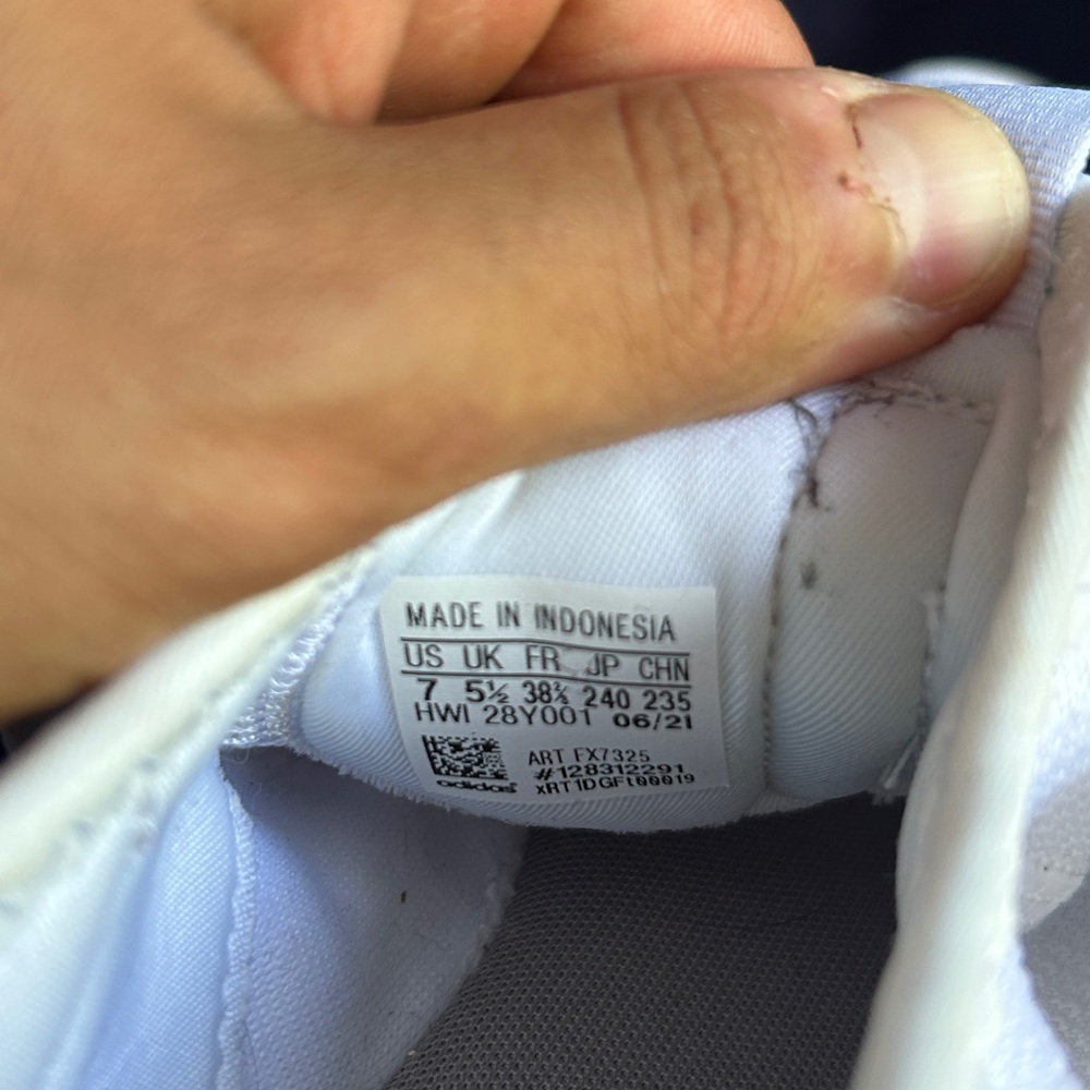 Adidas Classic White Sneakers - Picture 2 of 2